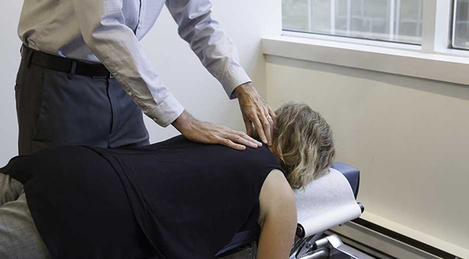 Understanding How Chiropractors Help Relieve Pain